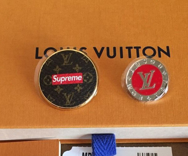ルイヴィトン ブローチ2点セット/シュプリームコラボ ブローチ/ブラウン×レッド×シルバー/モノグラム×シュプリーム MP2076