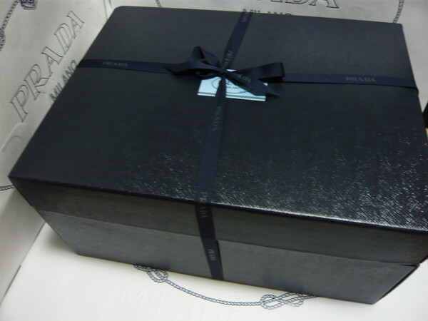 国内即発 赤 プラダスーパーコピー ギンガムチェック ミニカナパ ショルダー付 お箱付B2439G