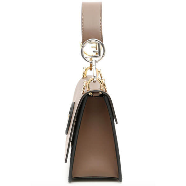 フェンディ スーパーコピー FF キャナイ エフ ロゴ レザー ブラウンレザー バッグ 9102304