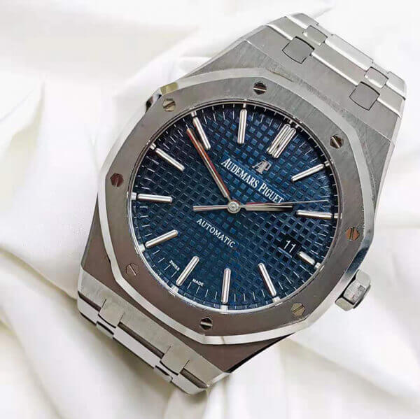 オーデマピゲ ロイヤルオーク 41mm 15400ST.OO.1220ST.03カテゴリーオーデマピゲ ロイヤルオーク(新品)