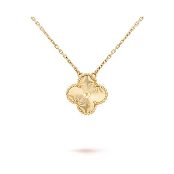 【国内発送】ヴァンクリーフ&アーペル アルハンブラ ペンダントコピー VCARP4KL00