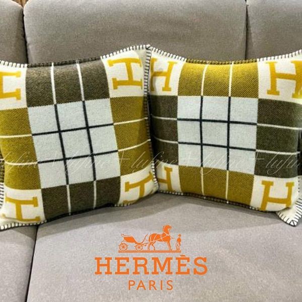 【新色！お部屋をおしゃれに♪】エルメス アヴァロン コピー クッションH102666M