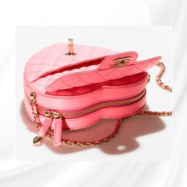 大人気★【シャネル】 22SS♡ハート ショルダーバッグ 偽物 ラージ AS3191 B07958 10601