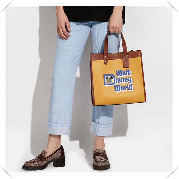 売り切れ頻発!コーチ ディズニー フィールド トート ウィズ ウォルト偽物 C8551