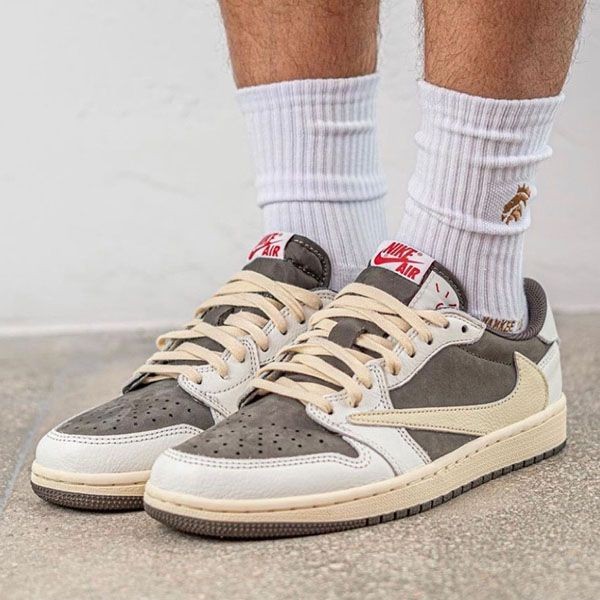 トラヴィス スーパーコピー ナイキ エアジョーダン1 大人気 茶色★ リバースモカ 偽物 DM7866-162