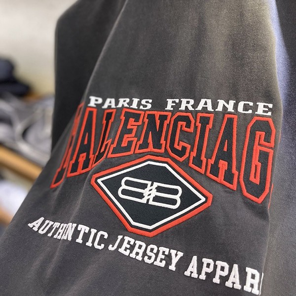 【セールで奇跡の入荷!】バレンシアガ ロゴTシャツ コピー♦おすすめ!