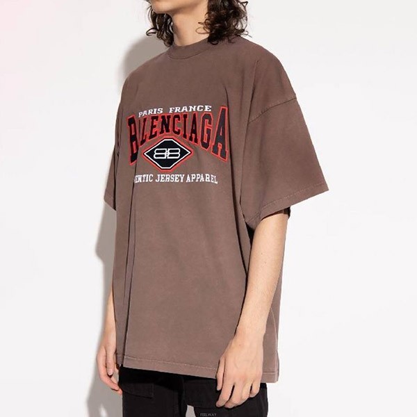 【セールで奇跡の入荷!】バレンシアガ ロゴTシャツ コピー♦おすすめ!