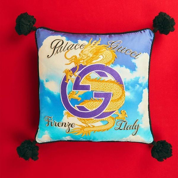 【かわいくて上品♪】コラボ Palace×グッチ プリント入り シルク ピロー 偽物 728006ZALXO4086