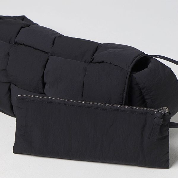 大人お洒落ボッテガヴェネタ コピー CASSET パデッド テック カセット