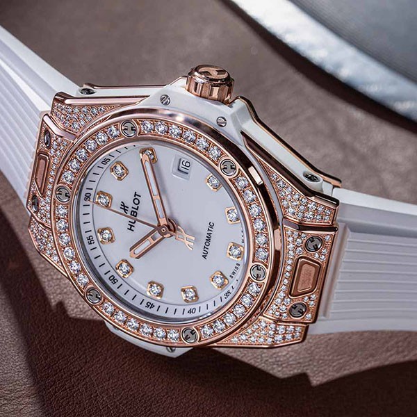 最新でオシャレウブロ ビッグバン ワンクリック キングゴールドフルパヴェ 485.OE.2210.RW.1604