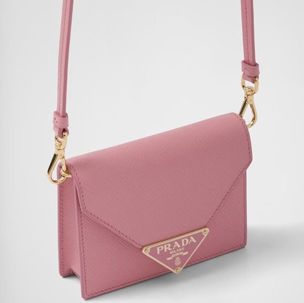 【VIPセールで入荷!】プラダ サフィアーノ コピーショルダーストラップ付カードケース