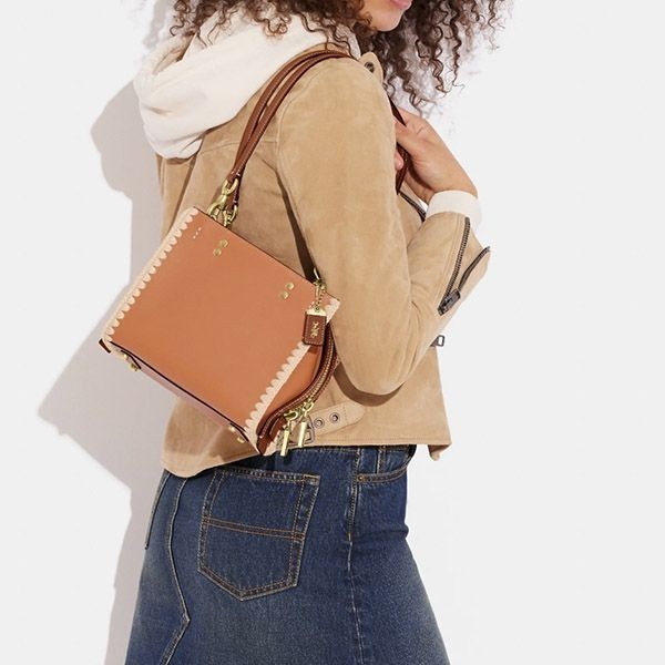 上品高見え■コーチ ローグ 20 クロシェ トートバッグ コピー 2色 CJ636