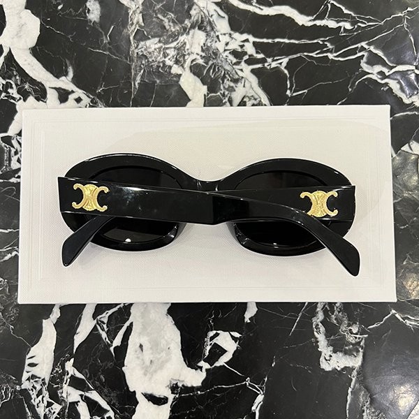 話題国内完売セリーヌトリオンフ０１ロゴ入りサングラス 偽物4S194CPLB.38NO