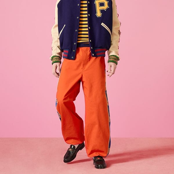 【即発】グッチ MLB レッドソックス パッチ付き ジョガーパンツ 偽物 717233ZALEP7708