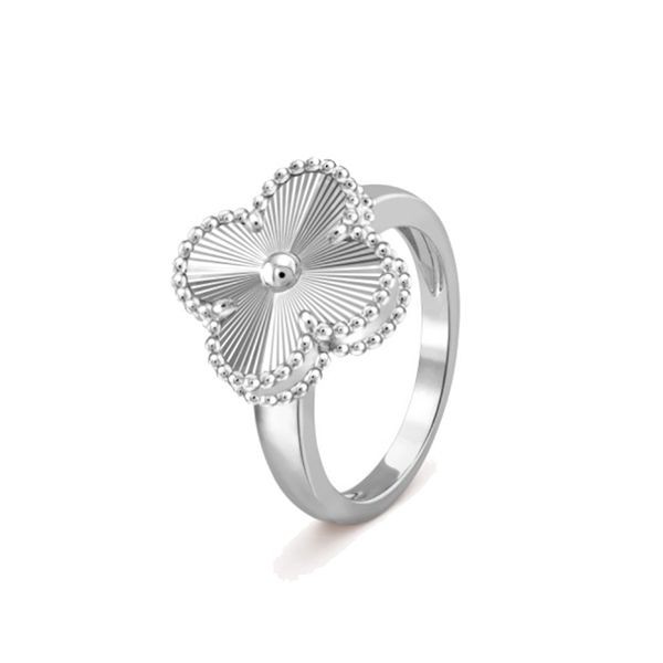 2023AWヴァンクリーフ&アーペル 偽物 ヴィンテージ アルハンブラ リング 指輪 18K 2色 VCARP9XI00