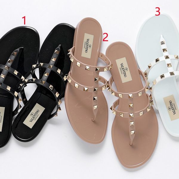 芸能人愛用ヴァレンティノ トングサンダル 偽物ロックスタッズ S0T84 PVS