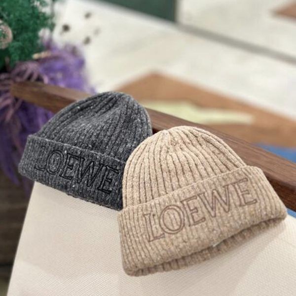 ロエベ ロゴ入りニット帽 コピー F811487X28