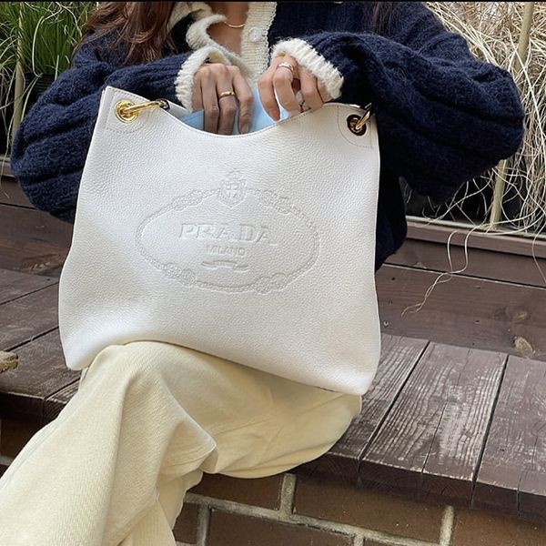 プラダ ロゴ刻印ワンショルダートートバック偽物☆1BC051