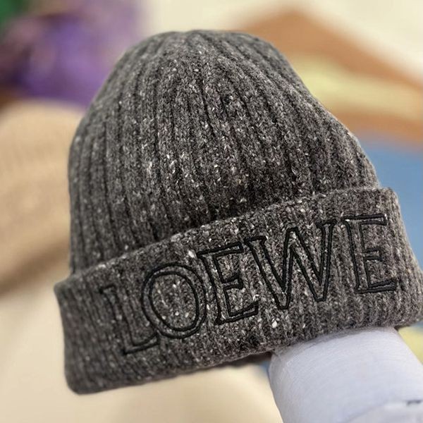 ロエベ ロゴ入りニット帽 コピー F811487X28
