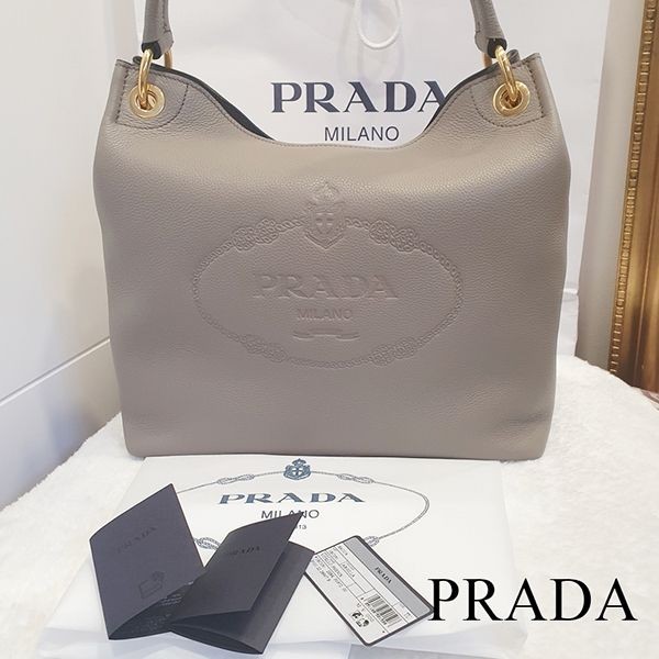 プラダ ロゴ刻印ワンショルダートートバック偽物☆1BC051