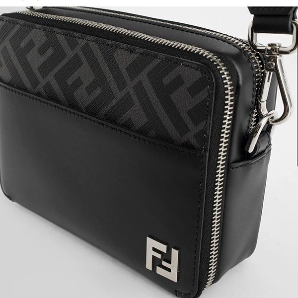 人気で可愛い☆フェンディ FFオーガナイザー カメラ 偽物ショルダーバッグ7M0357A
