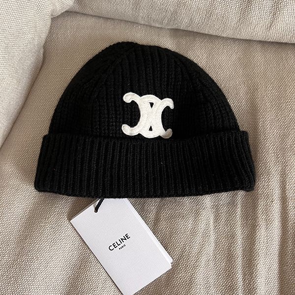 人気で可愛い☆セリーヌ トリオンフカシミアビーニー 偽物2AA32384D.38NO