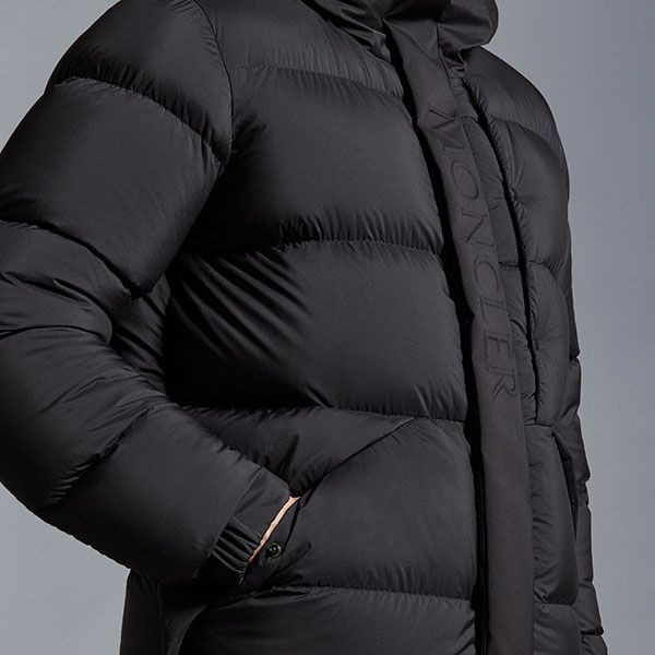 モンクレール エンボスロゴ ダウンジャケット I20911A002015