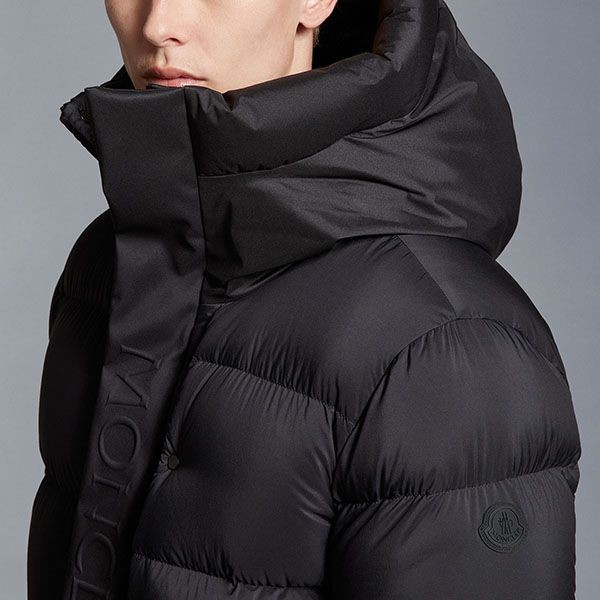 モンクレール エンボスロゴ ダウンジャケット I20911A002015