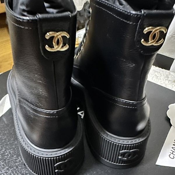 セール新作《厚底》シャネル ショート ブーツ 偽物 cc11118