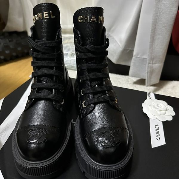 セール新作《厚底》シャネル ショート ブーツ 偽物 cc11118
