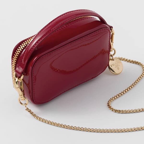 関税なしプラダ コピー パテントレザー チェーンストラップ ミニポーチ 3色 1NR025_069_F0E06