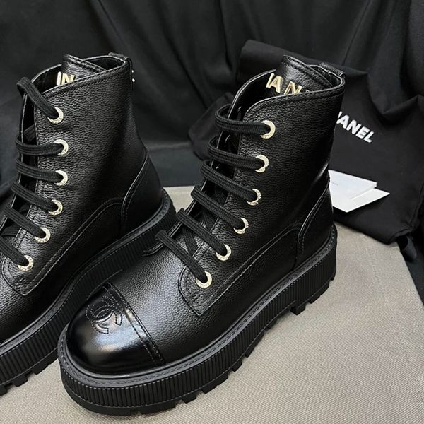 セール新作《厚底》シャネル ショート ブーツ 偽物 cc11118