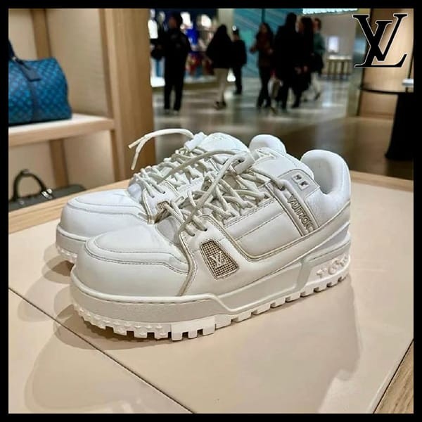 超入手困難ルイヴィトン LV トレーナー マキシ スニーカー 偽物 ホワイト 1ACNY1