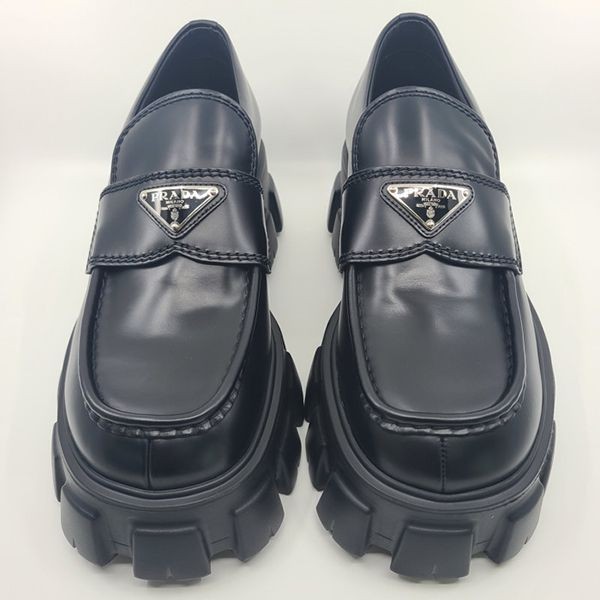 【VIPセールで入荷！】プラダ モノリス ブラッシュドレザー ローファー 2DE129 B4L F0002