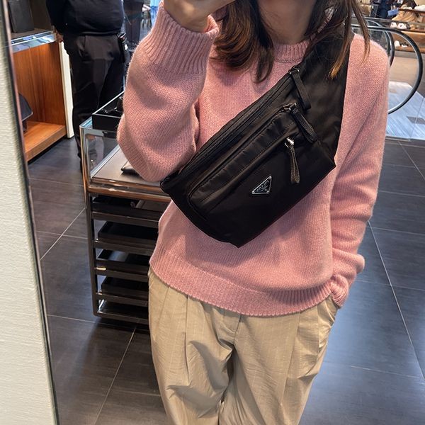 プラダ ナイロンメッセンジャーバック スーパーコピーpd01261