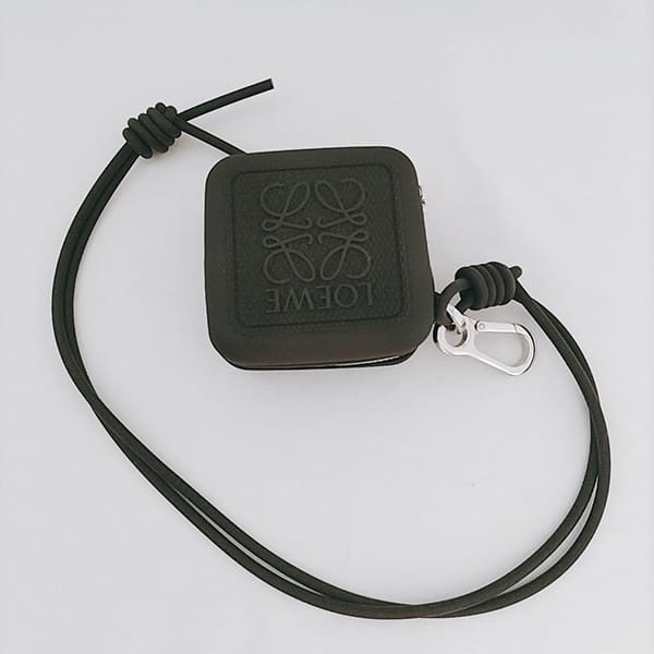 ロエベ モールド コインケース ダイヤモンドラバー 偽物 C987R27X01