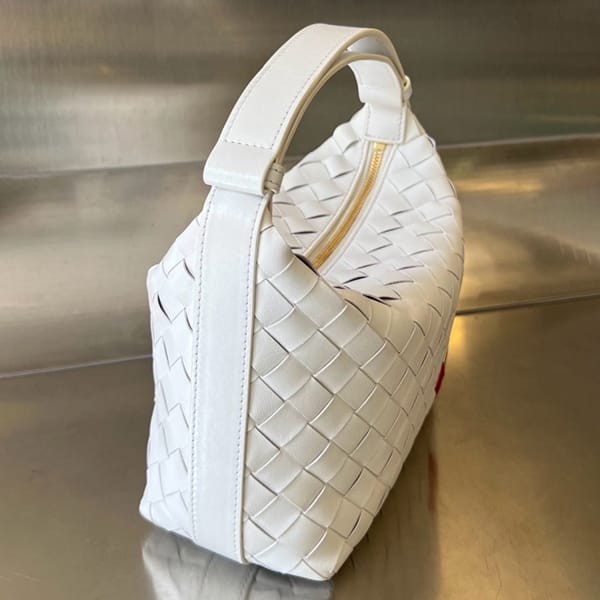 目玉商品!ボッテガ ヴェネタ 偽物 ミニ ウォレス ショルダーバッグ ハート 777898V3TJ18583