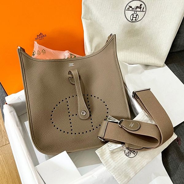 エレガント&キュートエルメス ショルダーポシェットエヴリンIII 29 H056277CC3Y