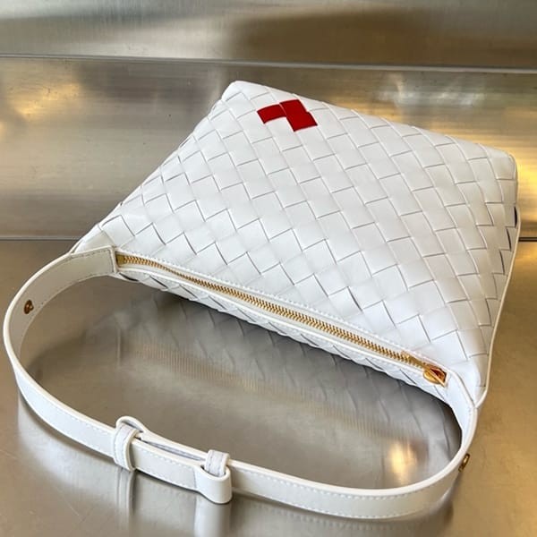 目玉商品！ボッテガ ヴェネタ 偽物 ミニ ウォレス ショルダーバッグ ハート 777898V3TJ18583