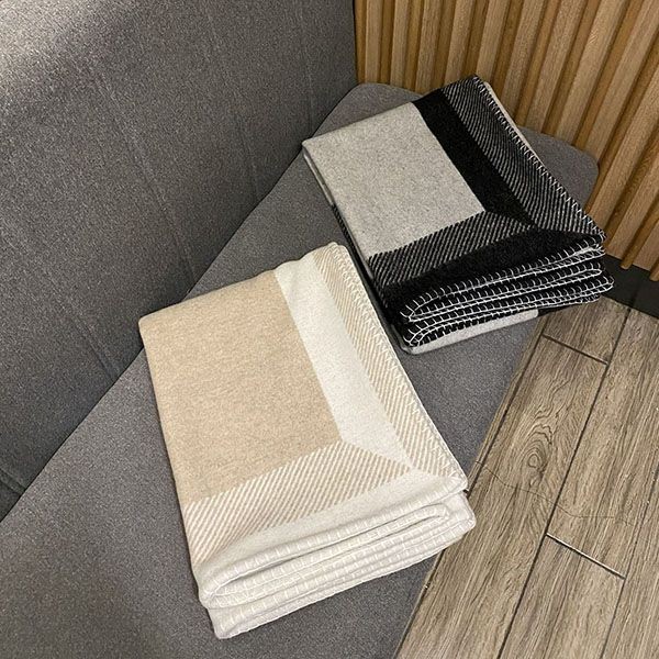 シャネル ココマーククッション w2404304