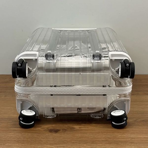 高級感溢れる☆リモワ オフホワイト 偽物Limited Edition Cabin フルセットrw04067