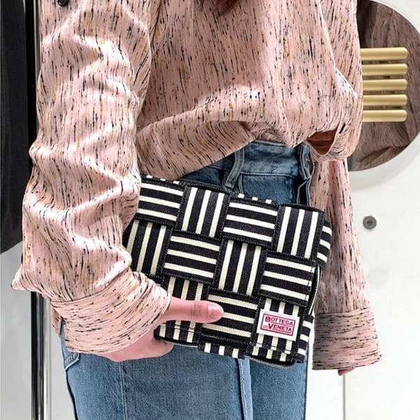 【手元に在庫有】ボッテガ ヴェネタ コピー イントレチャート クロスボディバッグ 787333V44E28769