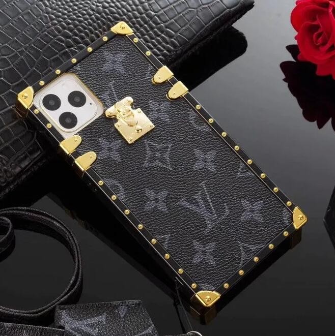 ルイヴィトン Supreme コピー アイトランク iphone15ケース レザーストラップ付き シュプリーム iphone14 pro/13ケース セレブ 激安 7色 24050802