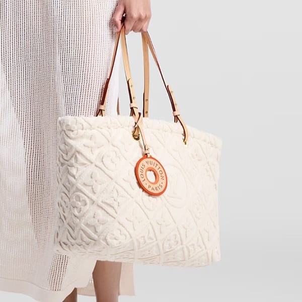 今注目アイテム！ルイヴィトン スーパーコピー バイザプール・トートバッグ 2色 M24726