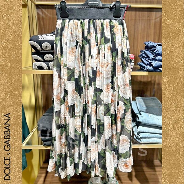 新色登場！ドルチェ&ガッバーナ スーパーコピー ローズ柄 シルク フレア スカートF4AWRT