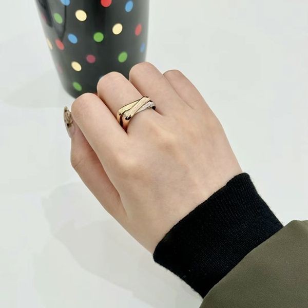 人気急上昇(カルティエ) トリニティリング 偽物ユニセックス B4240600