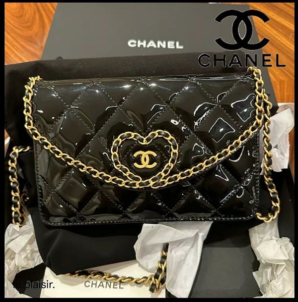 【送料関税込】エレガント【シャネル パロディ】ハートが可愛い　ショルダーバッグ ap4013