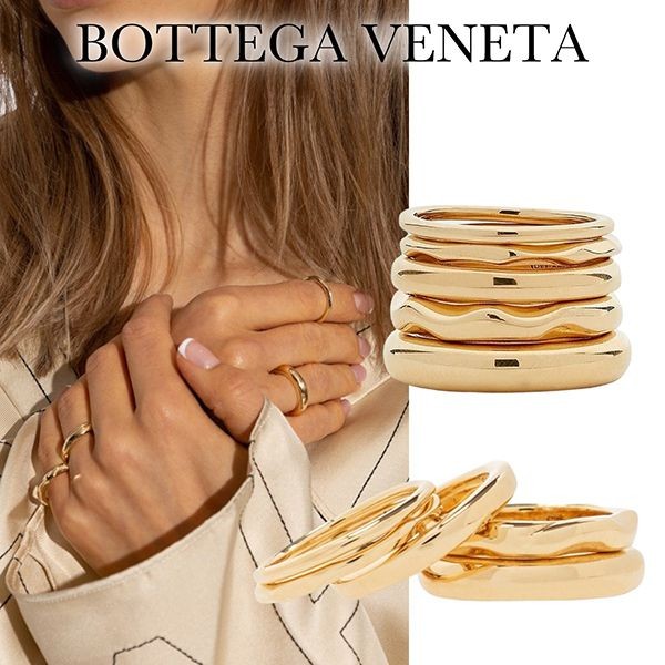 数量限定版ボッテガヴェネタリング 偽物 essentials 5連 リング 18k ゴールド仕上 637081