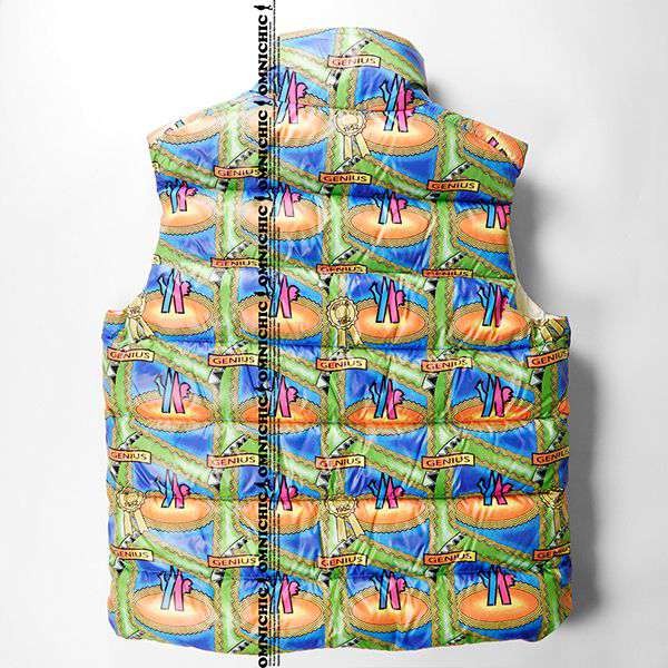 最新でオシャレモンクレール 1952 ジーニアス 偽物 モノグラムロゴダウンベスト 2色 1a50100