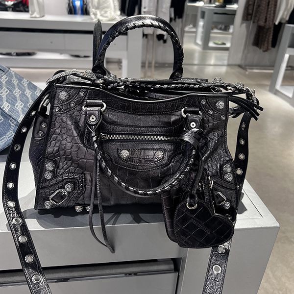 バレンシアガ シティ 偽物 neo cagole s ハートチャーム b08282